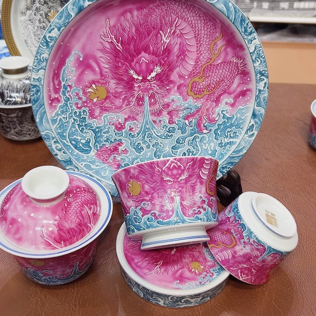 摆件景德镇陶瓷研究所工作的