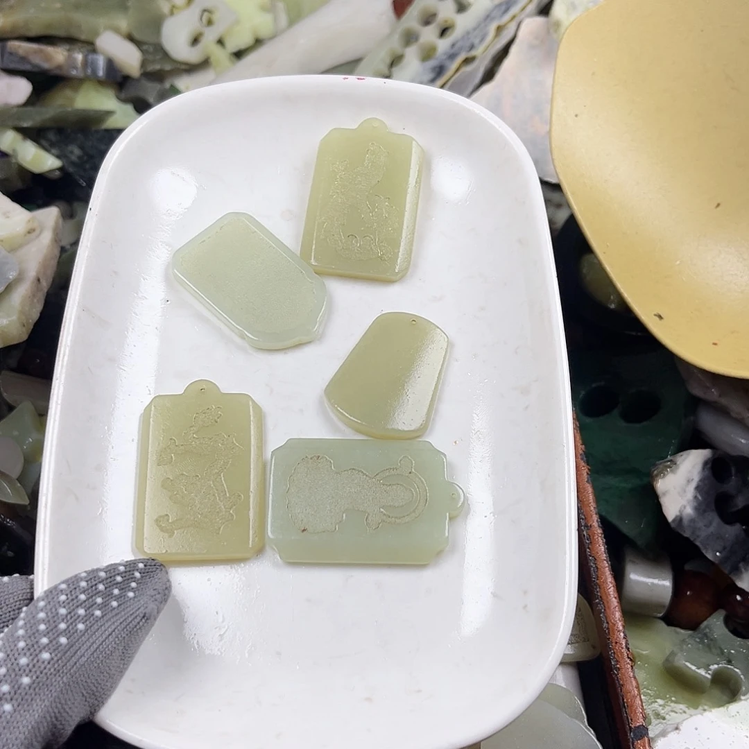 未镶嵌手镯和田玉石**惊