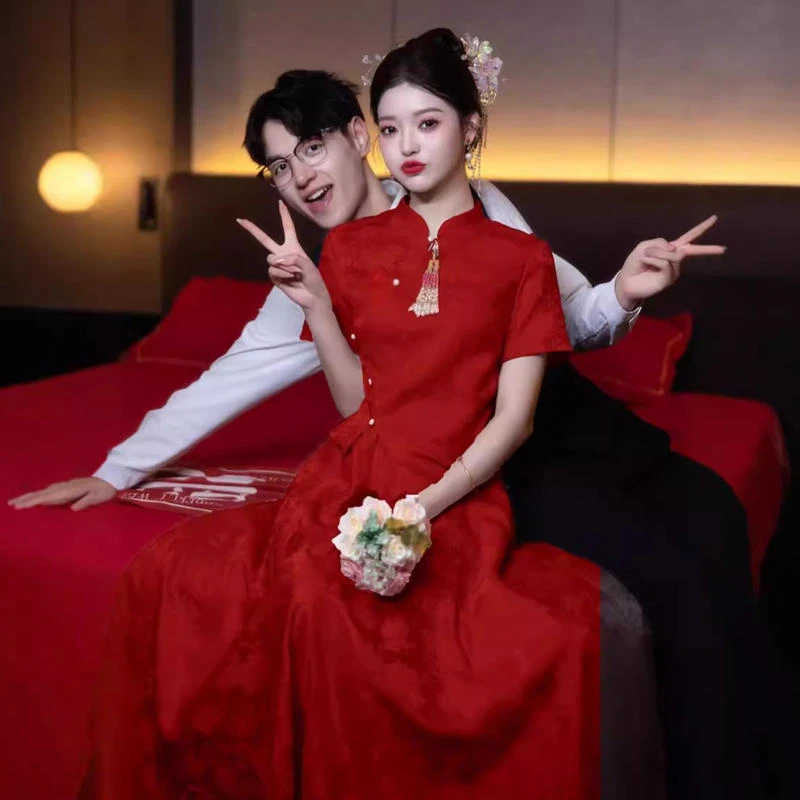 新中式旗袍改良敬酒服2025新款酒红色新娘结婚礼服订婚连衣裙套装