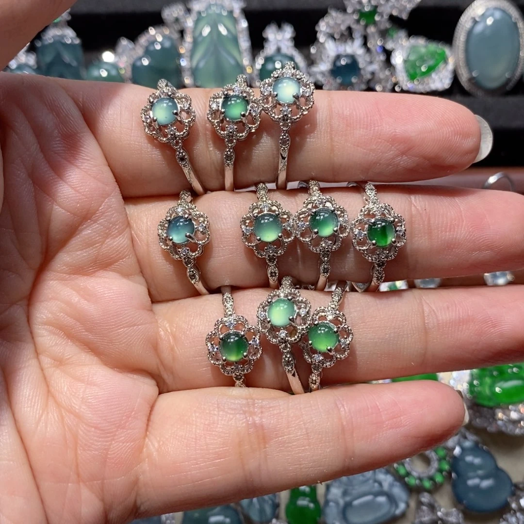 厌***鞋翡翠未镶嵌颈饰翡翠