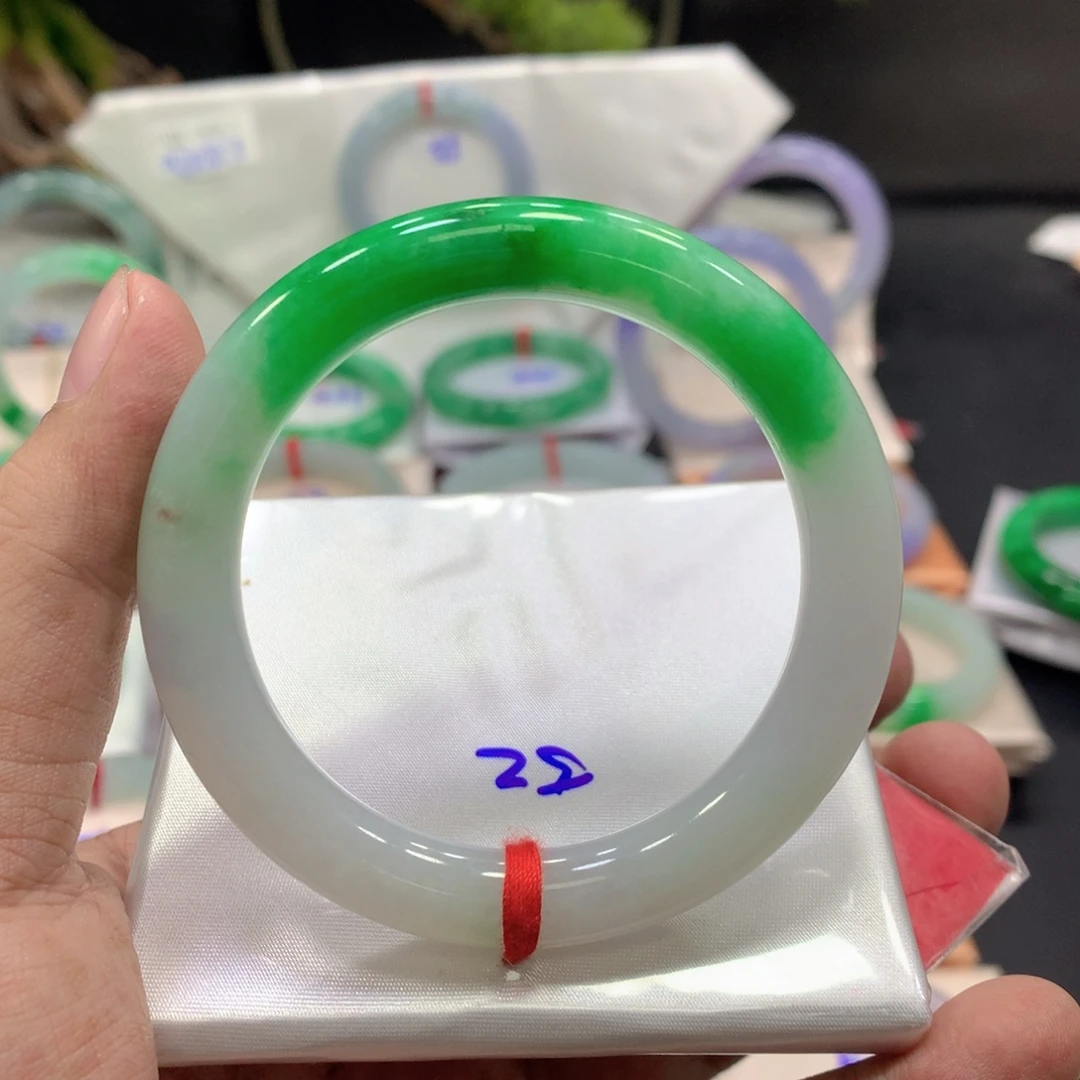 翡翠未镶嵌手镯翡翠