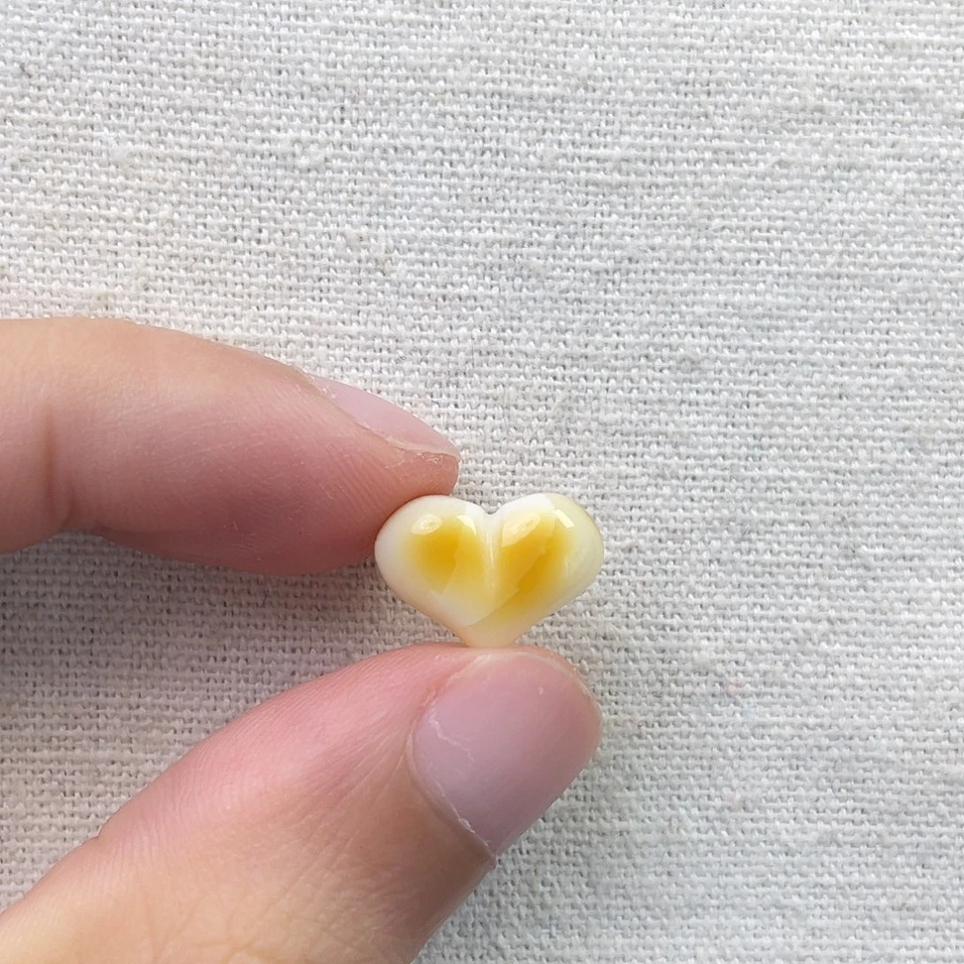 琥珀未镶嵌珠宝奇石屁桃