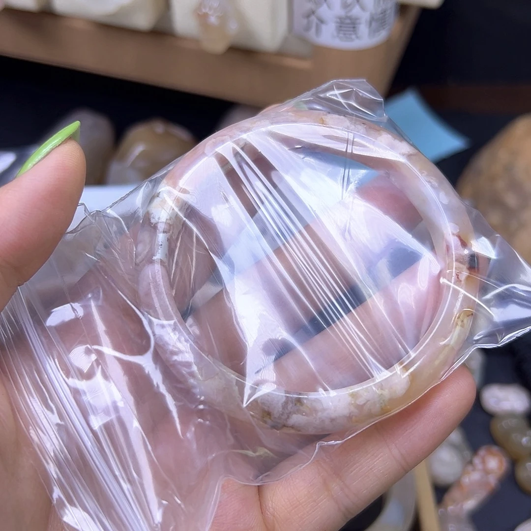 一***瓜颈饰未镶嵌石英质玉