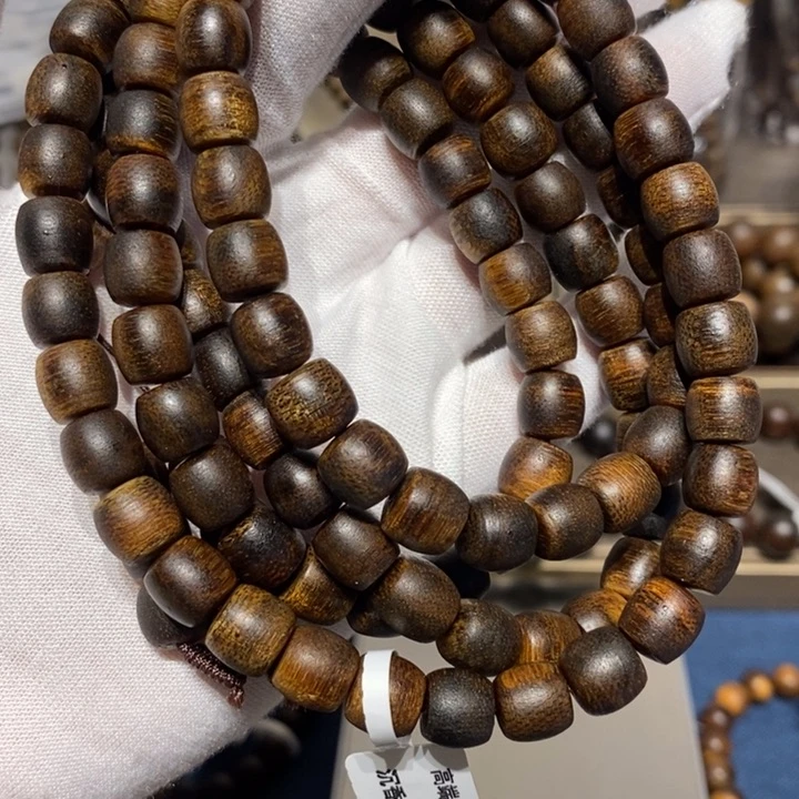 沉香手串余****?海南白棋楠