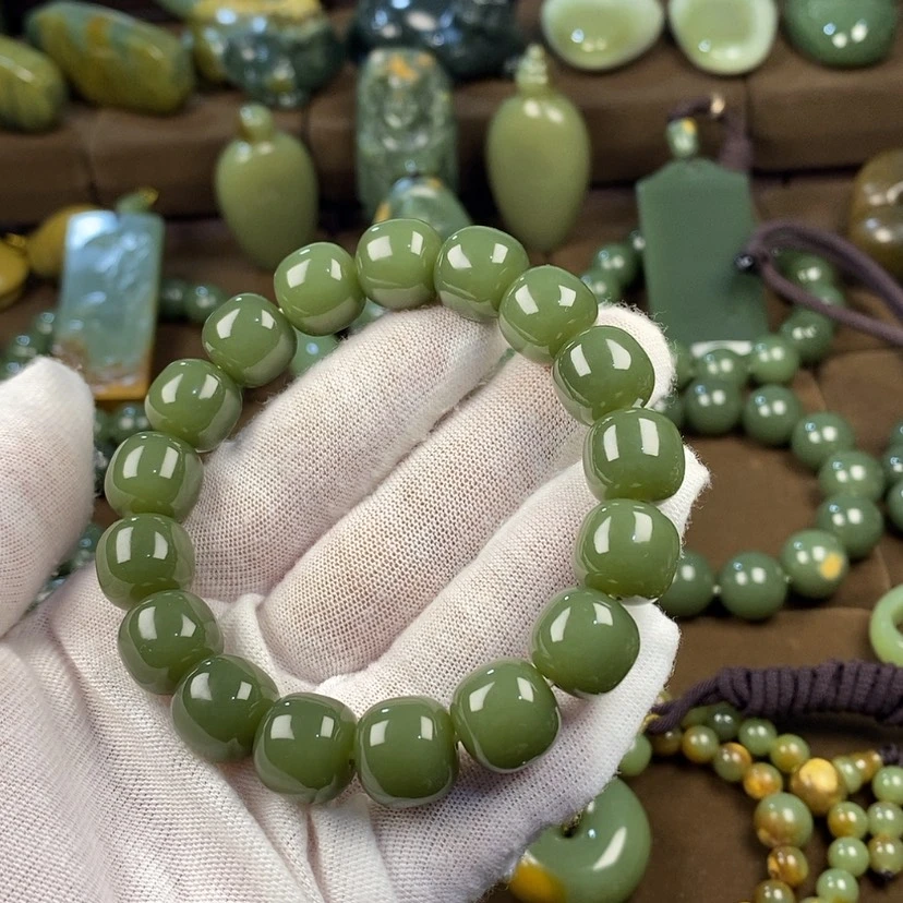 【闪购商品】未镶嵌手链岫岩老玉（透闪石质玉）