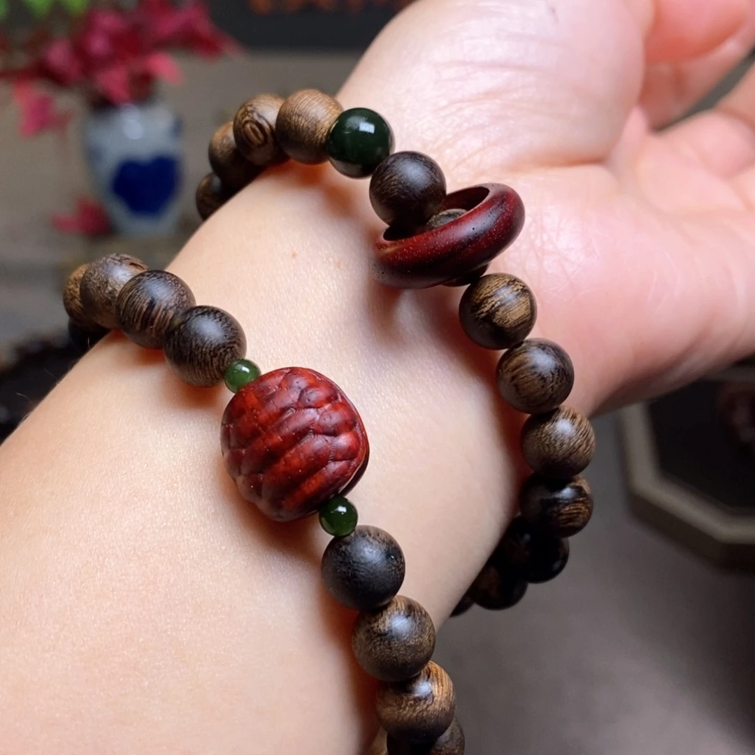 沉香手串越南芽庄瘤疤绿棋楠0.8➕小叶紫檀木雕设计