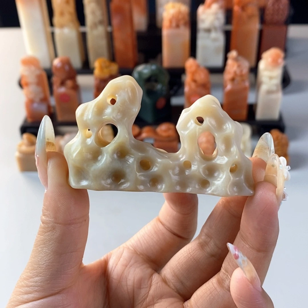 昌化石印石老挝石 笔搁笔架