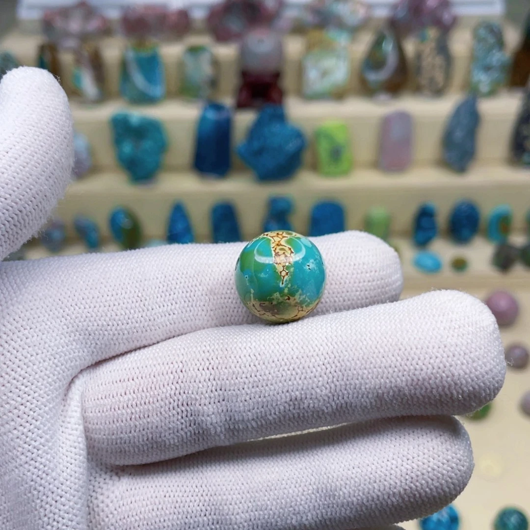 绿松石未镶嵌颈饰