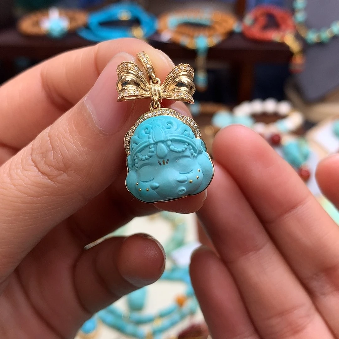 18K金镶嵌绿松石颈饰