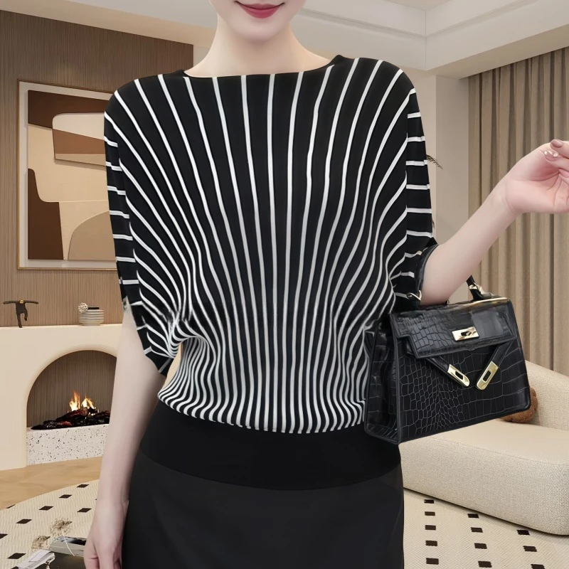 气质显瘦百搭蝙蝠袖条纹针织衫女2025夏新款宽松遮肚时尚减龄上衣