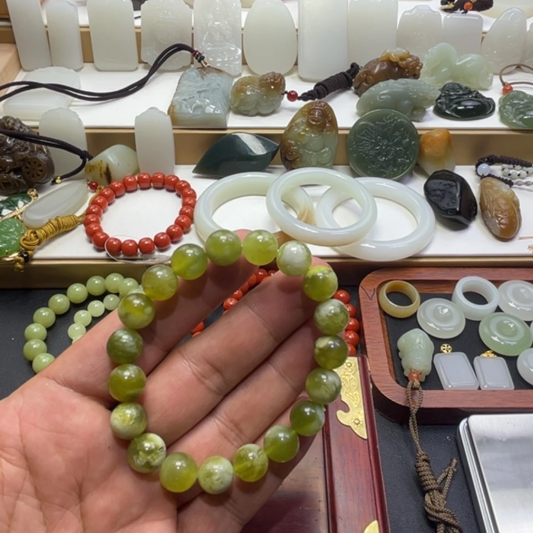 燕***子蛇纹石玉未镶嵌手链