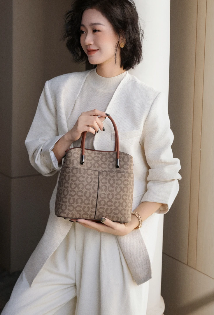 春夏新款经典大容量水桶包简约百搭实用手提包单肩斜跨包包女女士