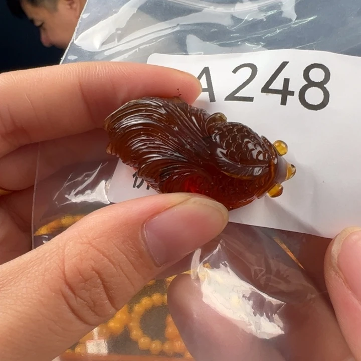 未镶嵌琥珀珠宝奇石