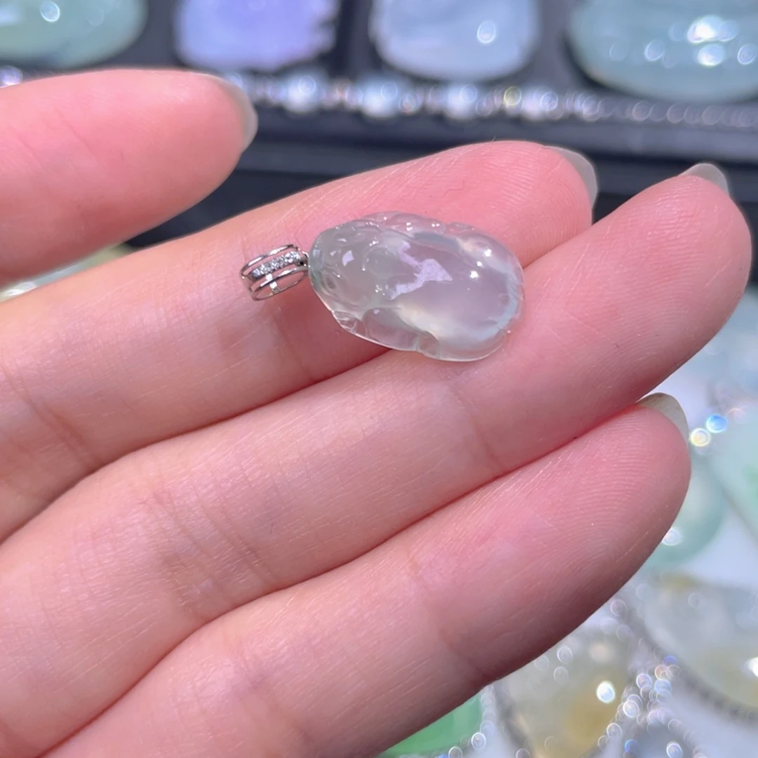 颈饰18K金镶嵌翡翠翡翠