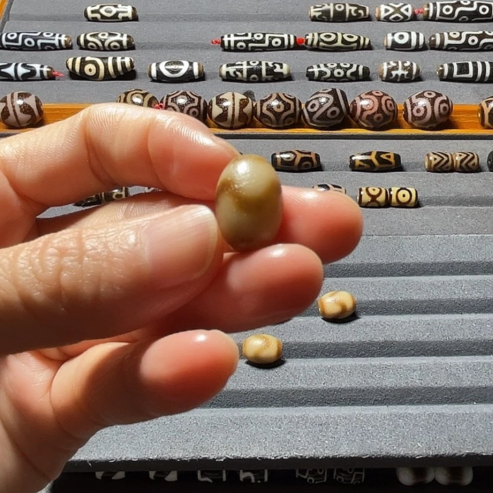 ****哥玛瑙/玉髓未镶嵌颈饰