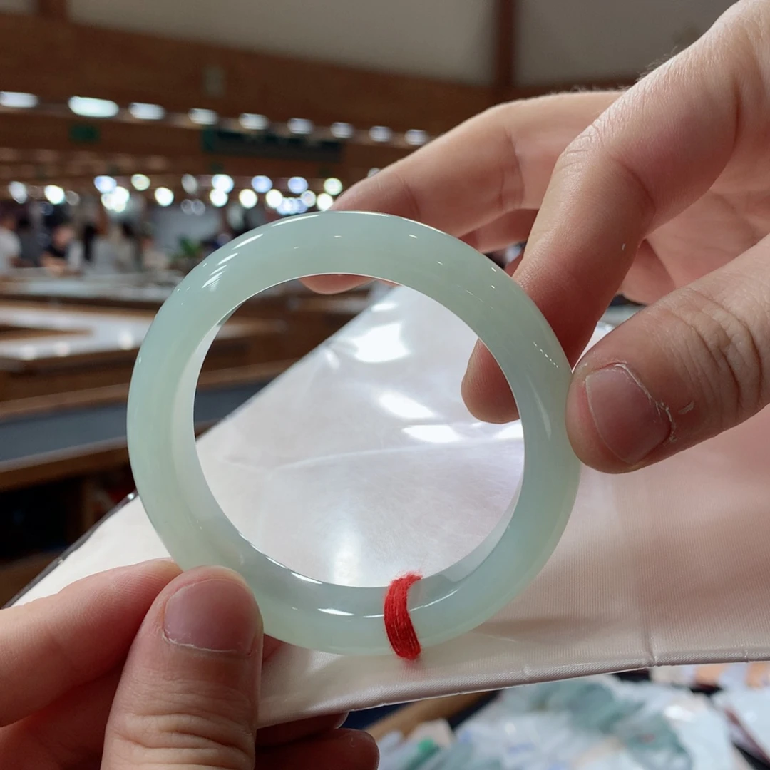 我***姐翡翠手镯未镶嵌翡翠