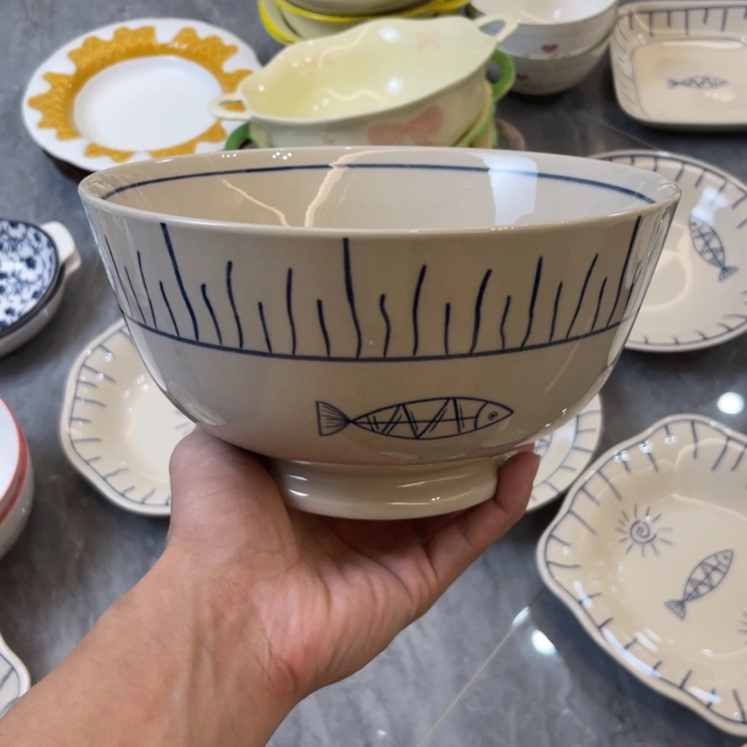 陶瓷微瑕餐具介意勿拍，满18飞！