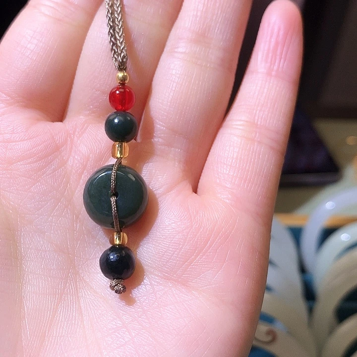 吊坠(赠链)未镶嵌和田玉（青玉）