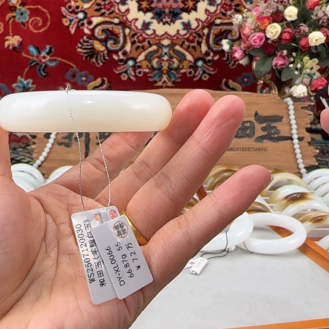 和田玉未镶嵌手镯新疆羊脂白手镯