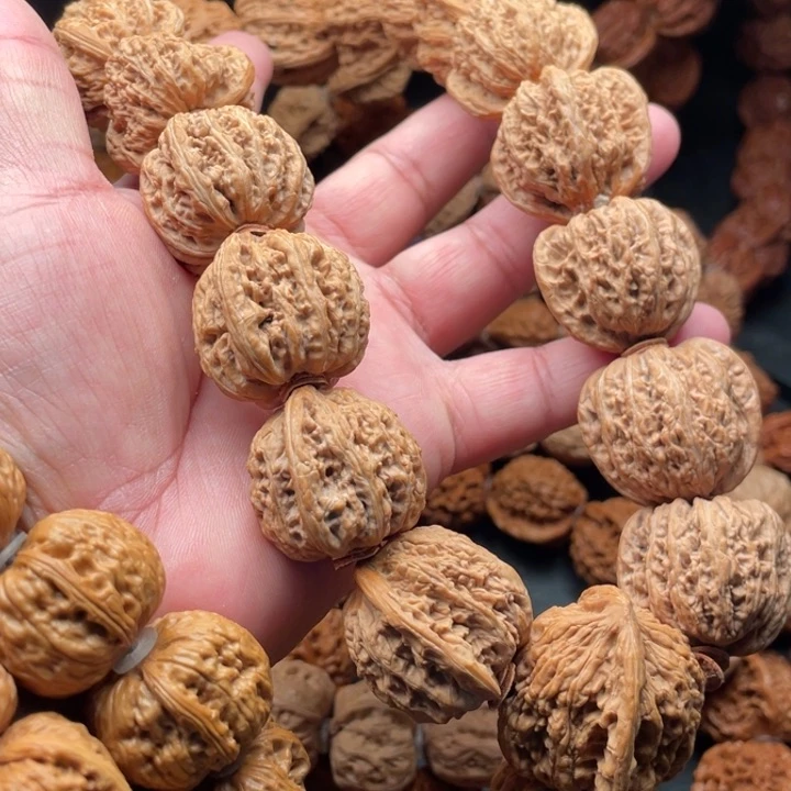 文玩核桃吊坠神**鼠8秘闻