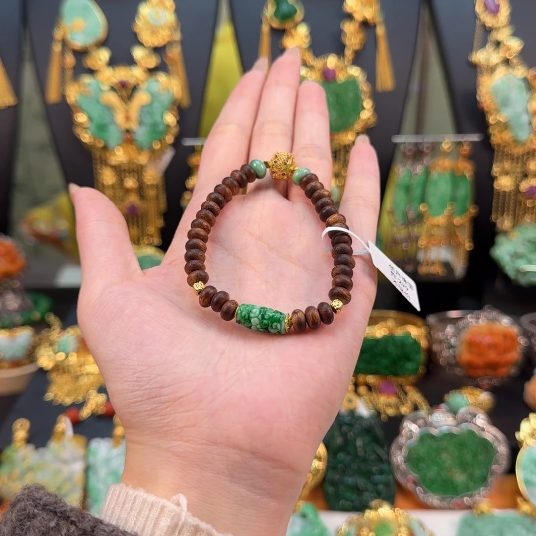 翡翠未镶嵌颈饰福利