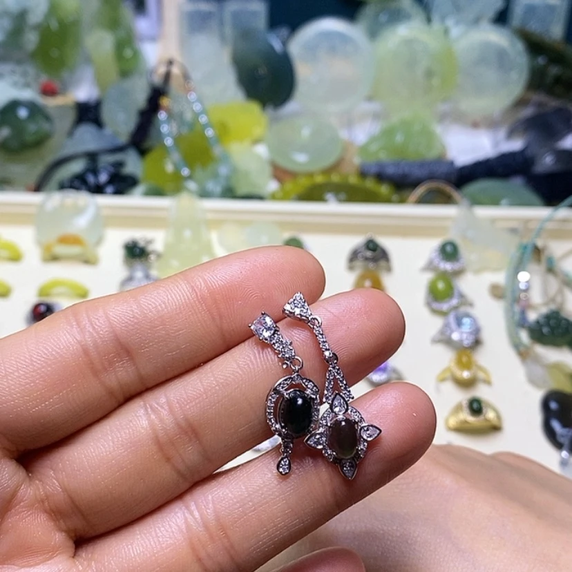 【闪购商品】蛇纹石玉颈饰未镶嵌温***光