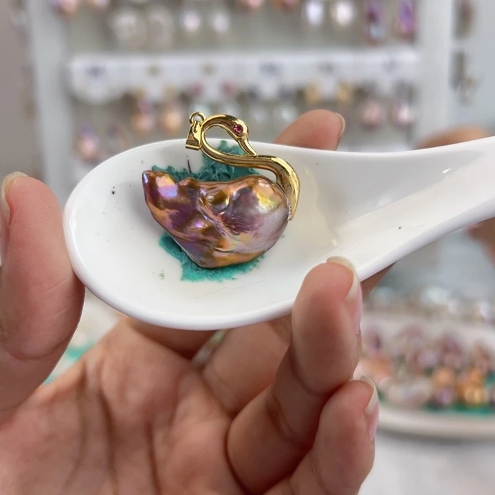 淡水珍珠吊坠(赠链)未镶嵌