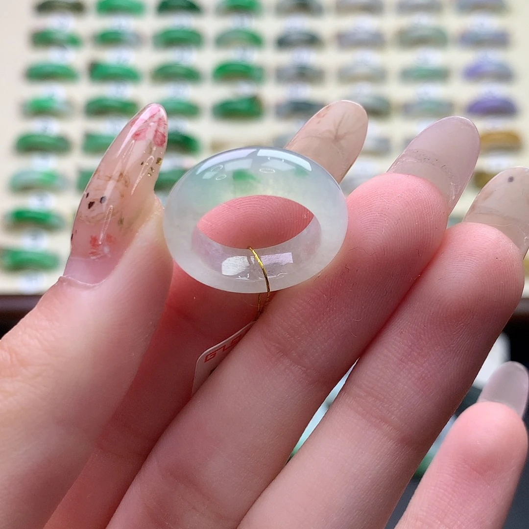 翡翠未镶嵌戒指港8