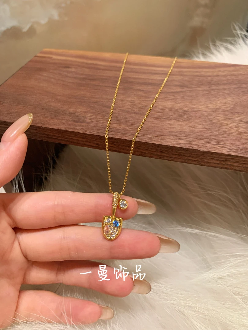 铜合金项链 精致色彩小钻点缀微镶小铲子项链MZ4216