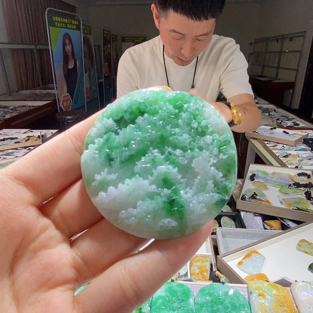 翡翠未镶嵌颈饰翡翠