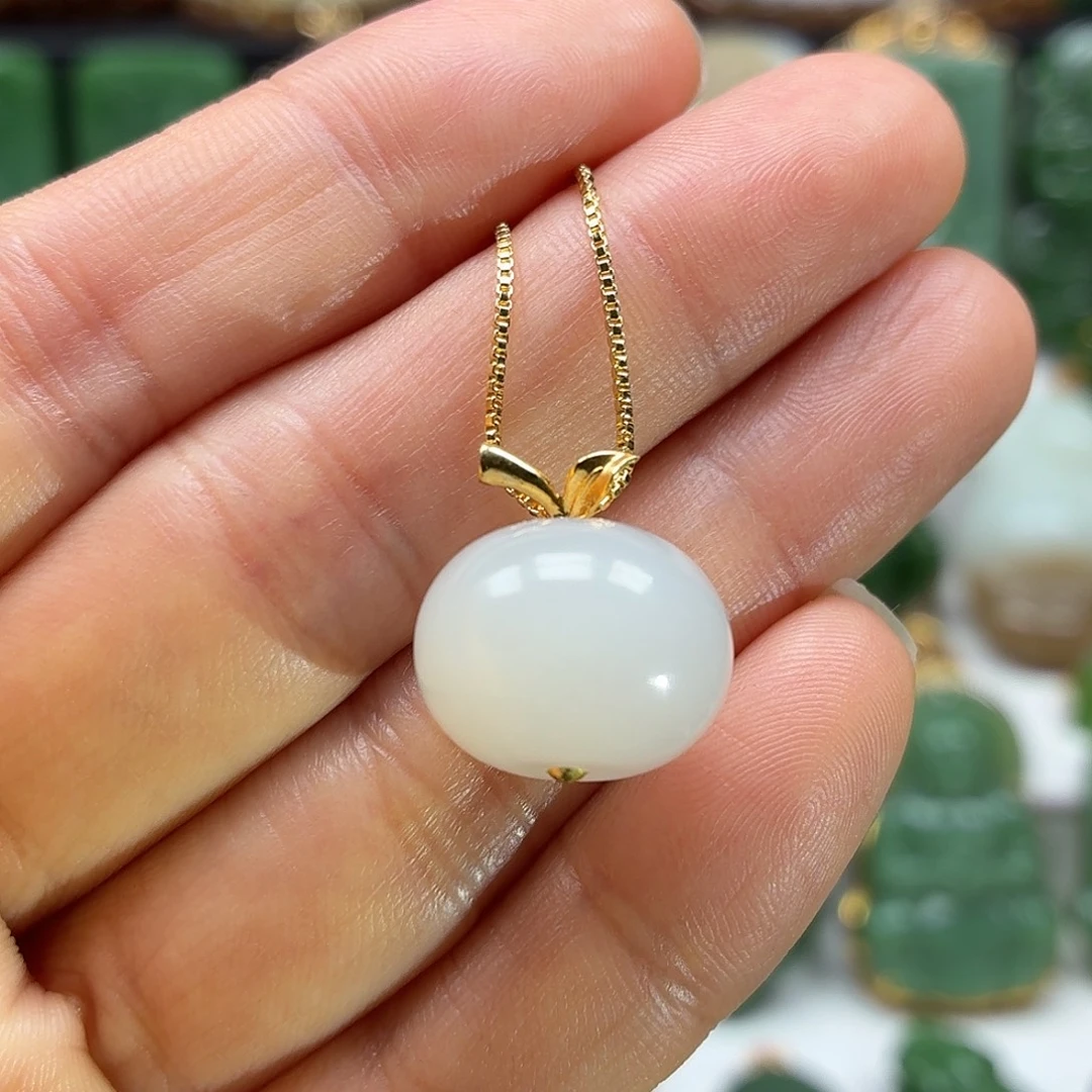 和田玉18K金镶嵌颈饰