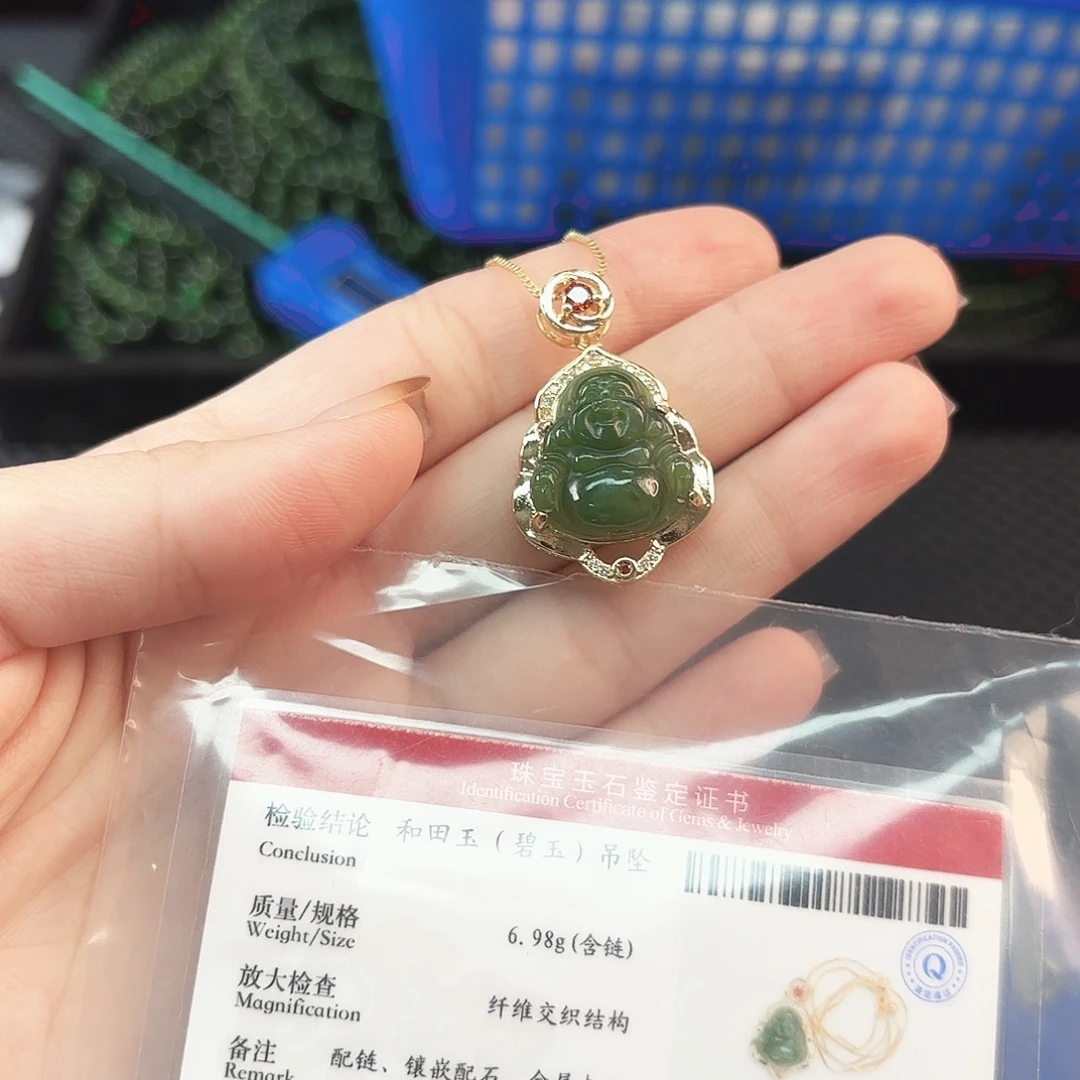 和田玉银S925镶嵌颈饰佛公镶嵌菠菜绿