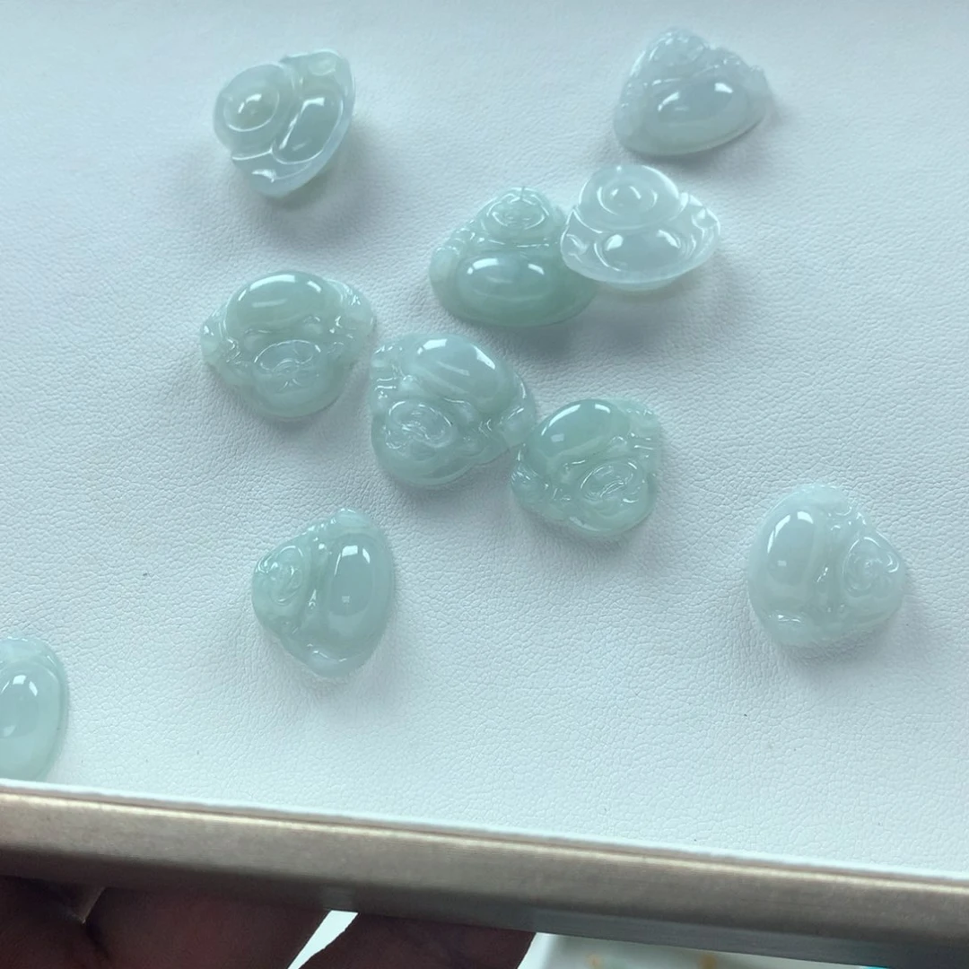 颈饰未镶嵌翡翠多样性发一件货。