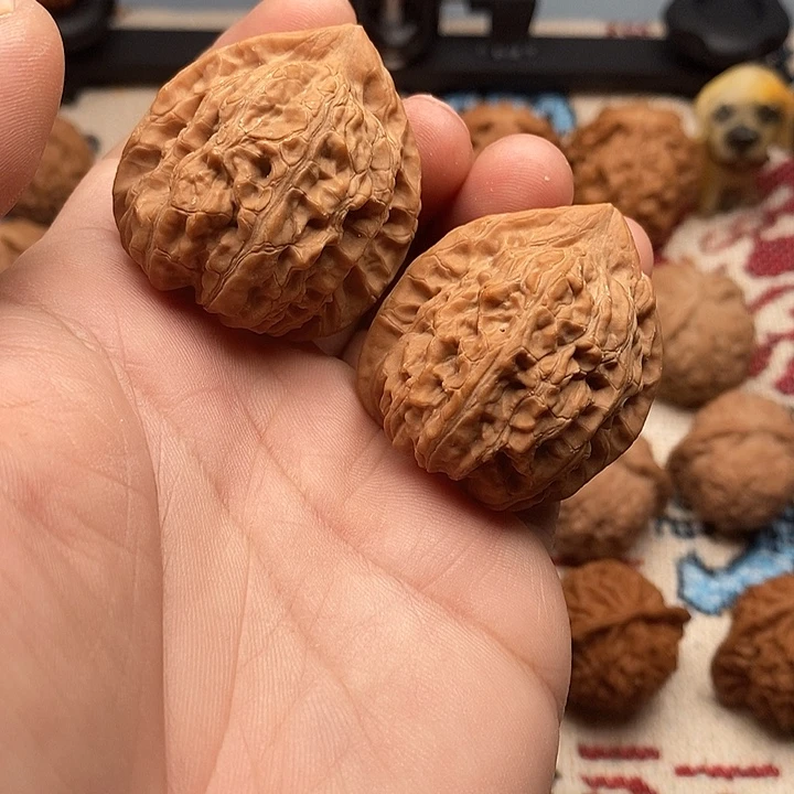 把件文玩核桃赤龙鸡心