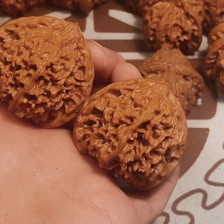 吊坠桃核?****闹满天星46