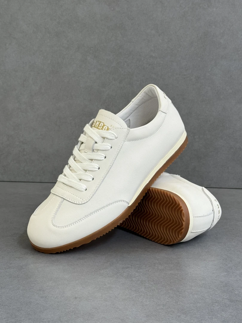 透气休闲鞋中跟小白鞋时尚休闲鞋平底白色多巴胺穿搭