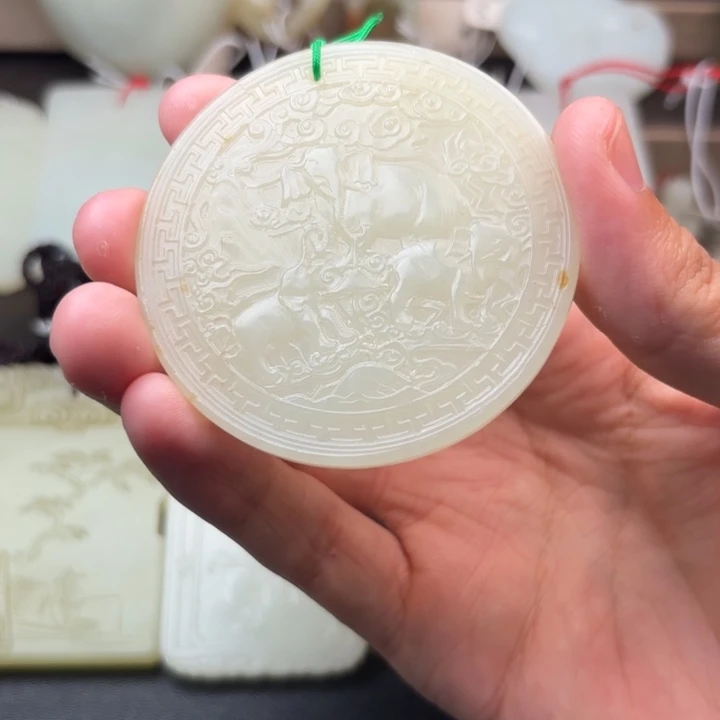 古***美和田玉未镶嵌挂件