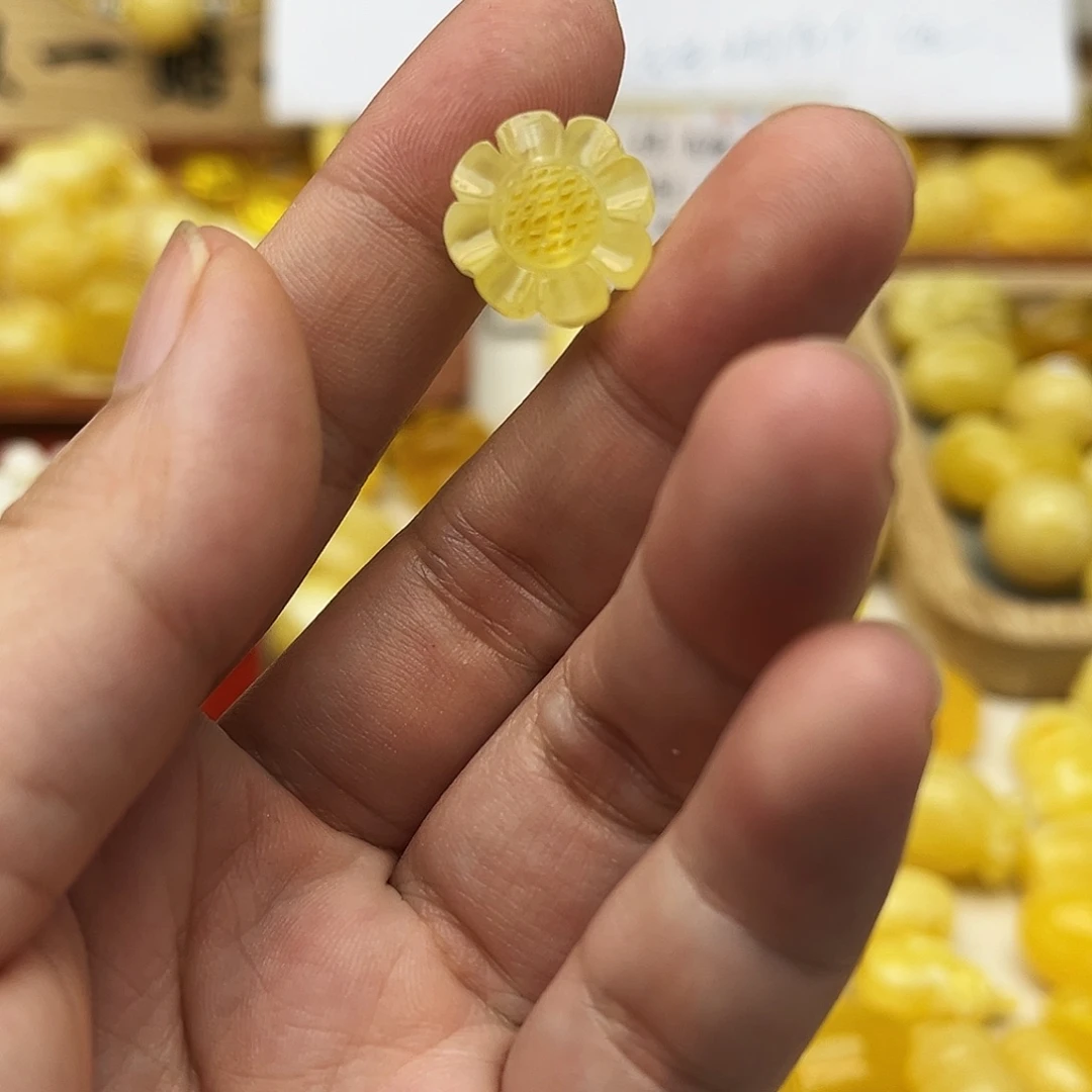 蜜蜡未镶嵌裸石配饰