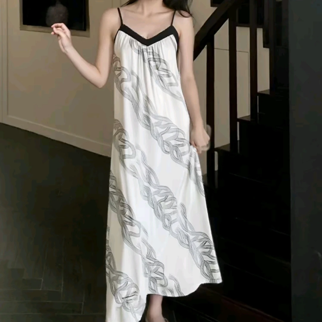 网红款潮流时尚洋气减龄百搭吊带睡裙女士长款家居服