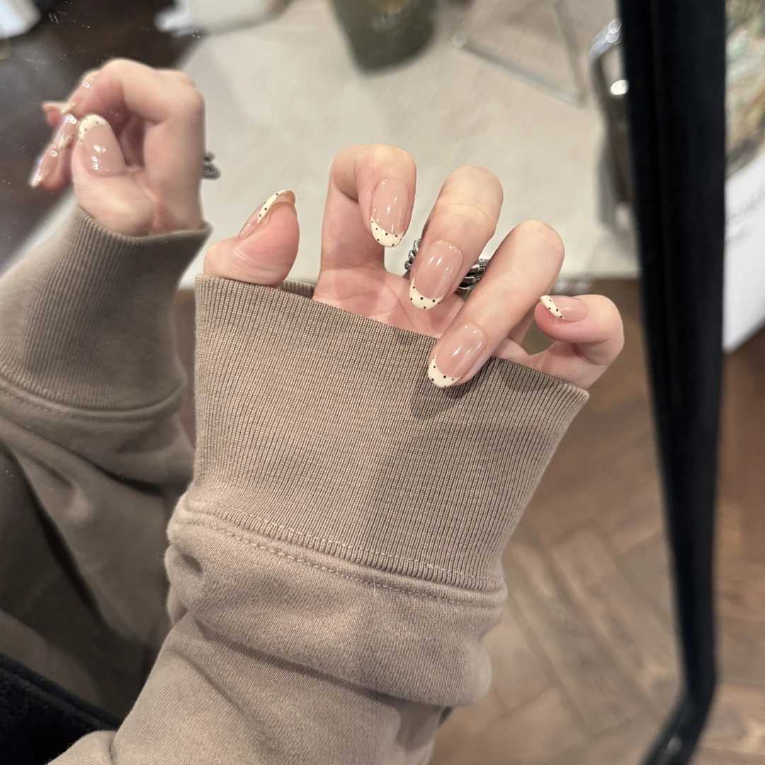 1210赵露思同款法式波点高级显白简约纯手绘纯手工穿戴甲短椭圆