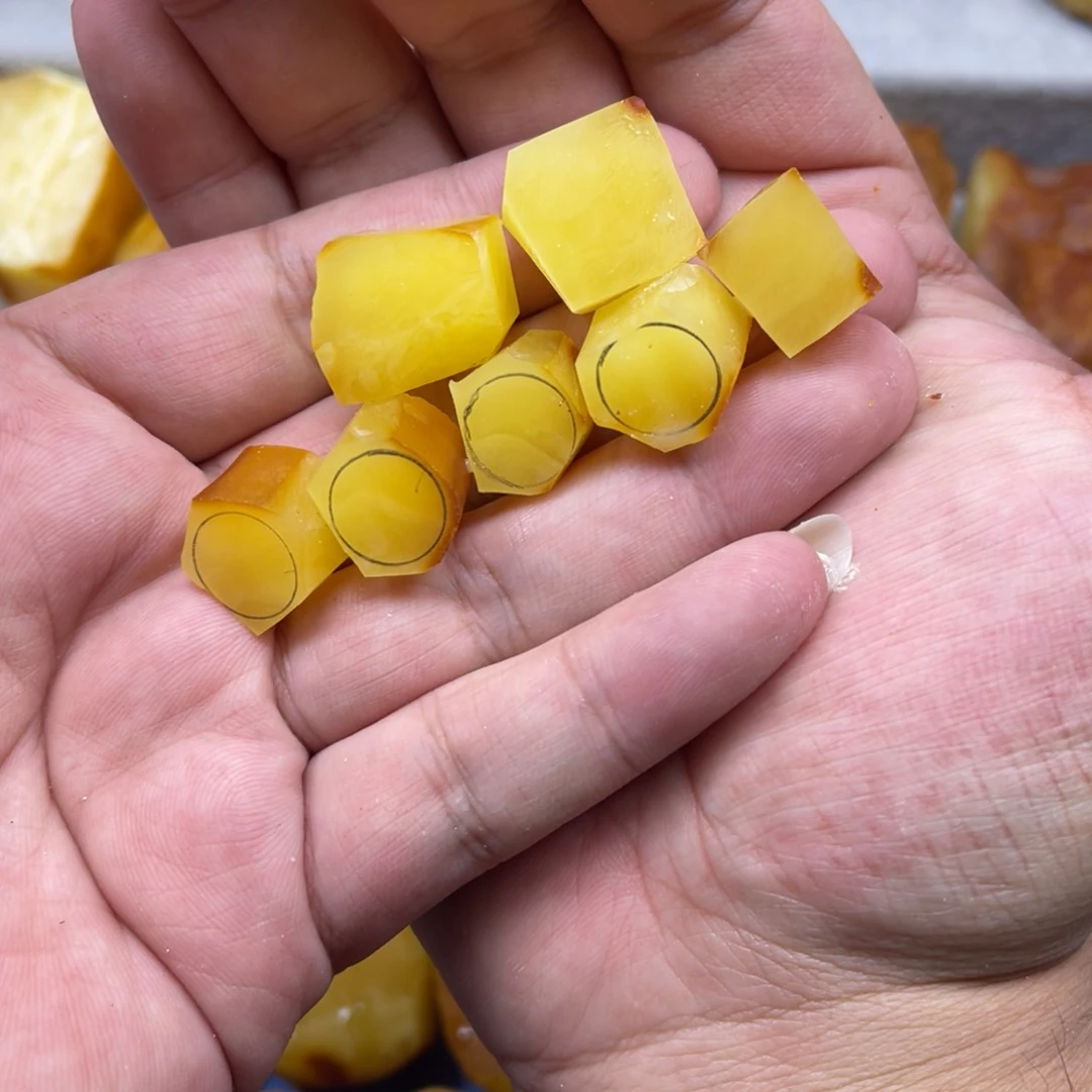 定制蜜蜡未镶嵌Φ*原石