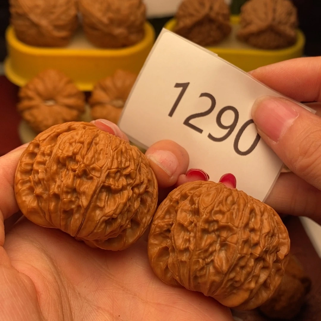 桃核把件正磨41……