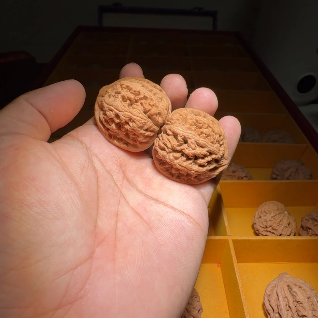 文玩核桃吊坠粗筋