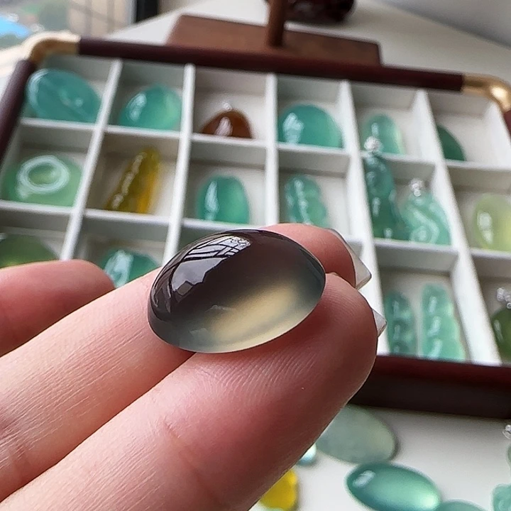 岫玉未镶嵌颈饰岫玉