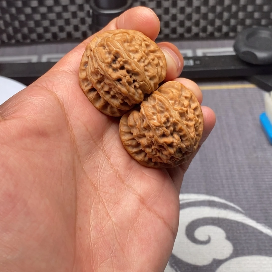 文玩核桃吊坠全品三角白36