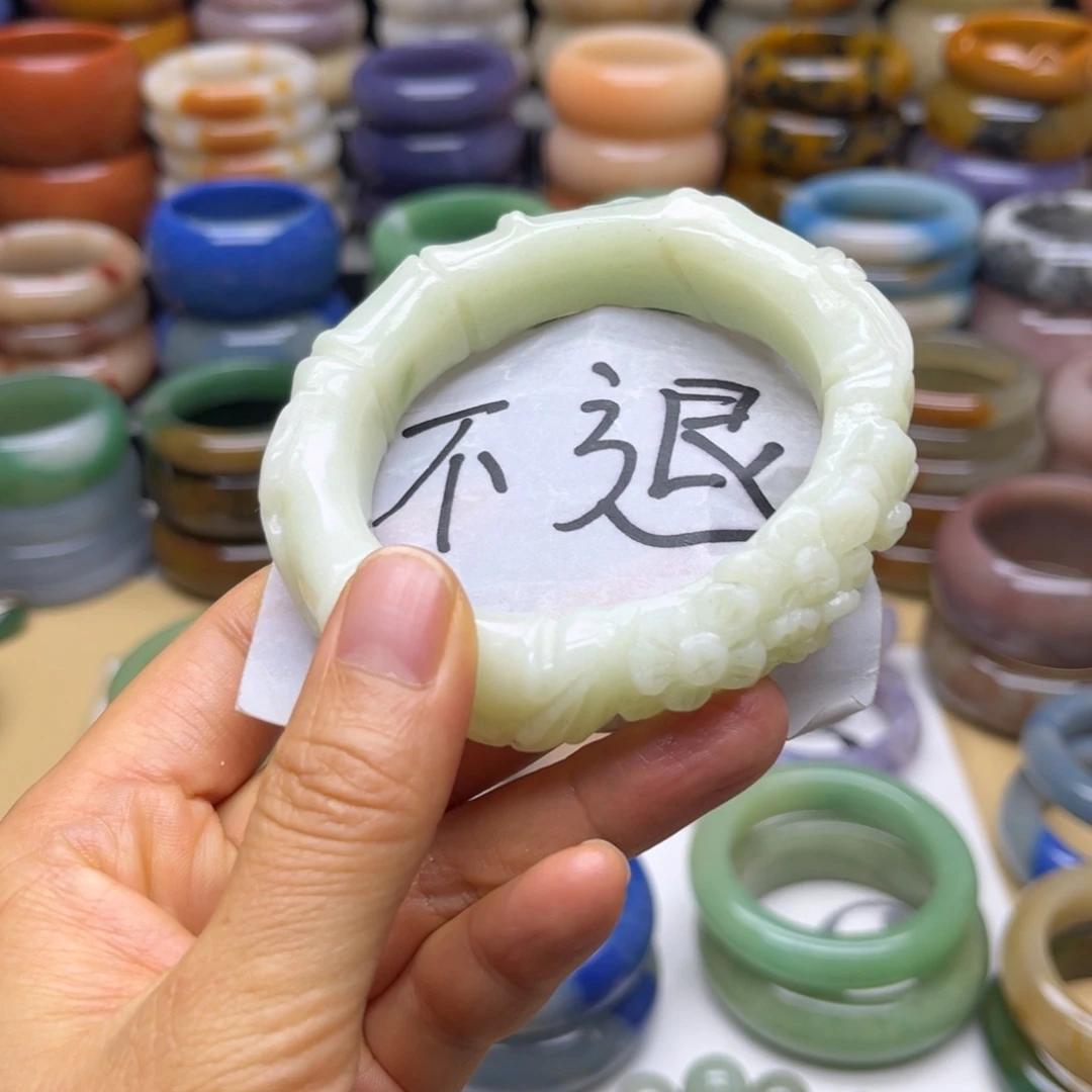 未镶嵌手镯石英质玉