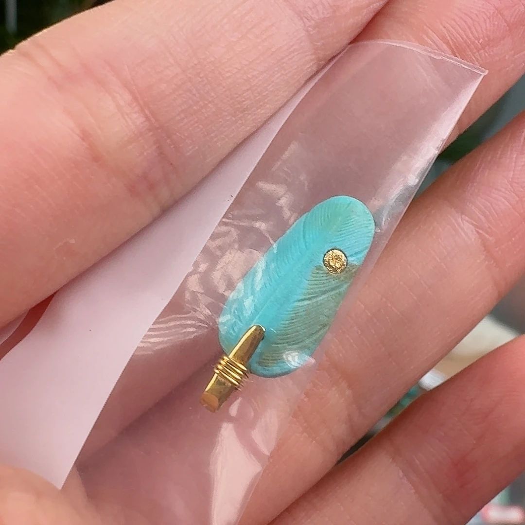 绿松石珠宝奇石18K金镶嵌骄**?