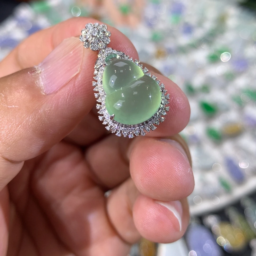 吊坠(不含链)18K金镶嵌翡翠