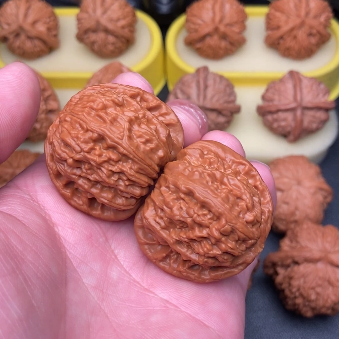 把件文玩核桃六面嘎嘎滴白狮子39