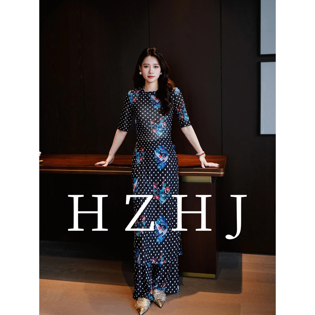 HZHJ新款原创设计师 黑圆点珠片 套装 褶皱中袖法式洋气御姐2055